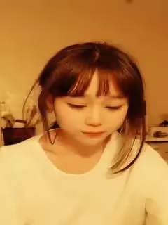KIKI清純萌妹回歸小秀。