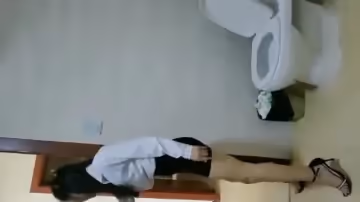 制服小姐姐被騷包男同事上了