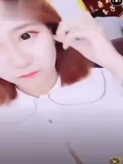 英語老師辦公室直播露奶，男同事..