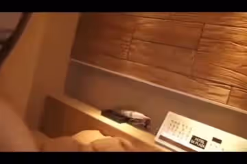 【國產】高檔別墅區叫來大學校花開始調情做愛，技術很嫻熟的猛男把害羞的美女乾的一臉通紅46分