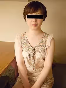 素人AV採訪～平時擔任營業員的白皙豐臀正妹～市井綾香