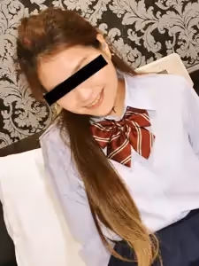 我給全身紋身的女朋友穿上制服，和她發生了性關係。令羽