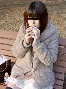 問題女大學生胯部鬆了！仲間奈緒
