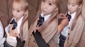 我的高中妹子讓我來幫你脫衣看看你的奶