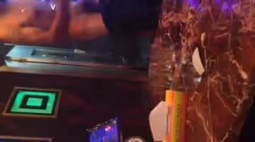 豪華會所裡面不堪，各種官員商販高點玩弄美女