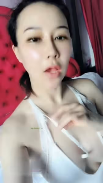 侯耀華師徒門網紅安娜金大尺度私人定製檔 穿各式情趣暴露禮服裝搔首弄姿竭力賣弄第2部-2