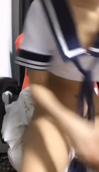 久未開播的美妞回歸第2秀 清純學生服