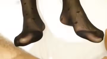 可爱的小师妹生活照与男友激情视频竖起中指