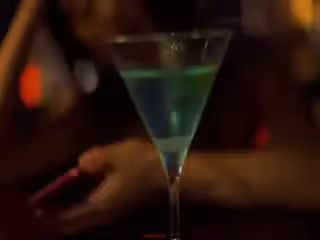 筱慧酒吧喝大了开房打炮露三点