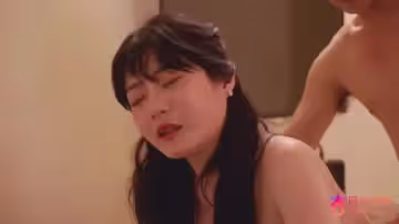 媽媽把女兒賣給了土豪！女兒直接逃婚 和計程車司機回家做愛！