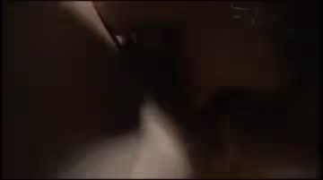 美女在網吧包間被小哥激情內射
