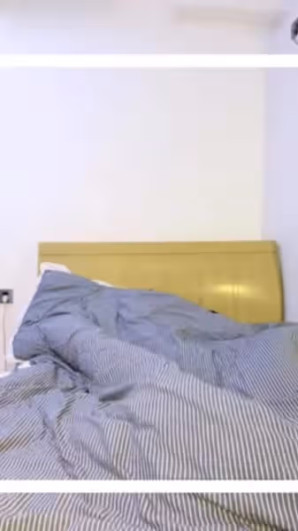 妹子要求舔逼各種姿勢體驗一番，抬腿側入最後內射