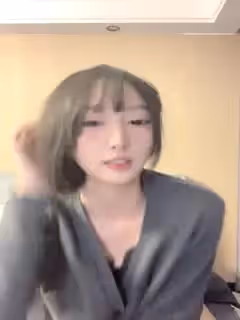 #泡泡咕_青春漂亮的女神，偶像明星般的9分頂級顏值，大大的眼睛炯炯有神_高挑的身材