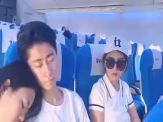 國產AV劇情微博裸替演員沈樵之火車邂逅前男友直接在臥鋪里啪啪
