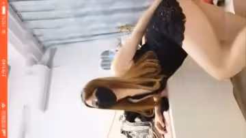 騷逼美女戶外啪啪完了又回家裡啪啪