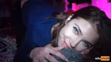 操MIHANIKA69的逼就是這個樣