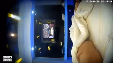 偷怕性感豐滿的女神級白領美女下班後開房被男友瘋狂內射4次貌似還是極品蝴蝶穴嫩到滴水的尤物