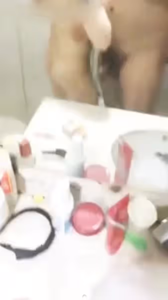 紋身美少女和大肚猛男炮友玩性愛自拍衛生間各種抽插爆操
