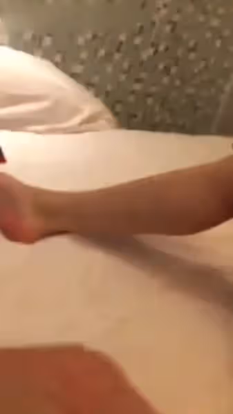 小姐姐讓大雞巴插得身材都抽畜了好像好嗨的樣子