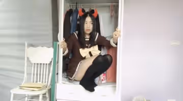 宅男看到番劇里的角色變成真人太爽到射她的嘴巴。