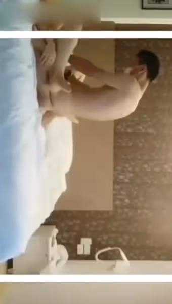 眼鏡男約了個顏值不錯泰國大奶少婦，按摩扣逼口活大力猛操