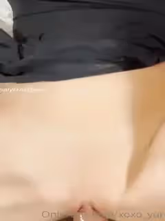 極品身材網紅無套啪啪，後入內射的.