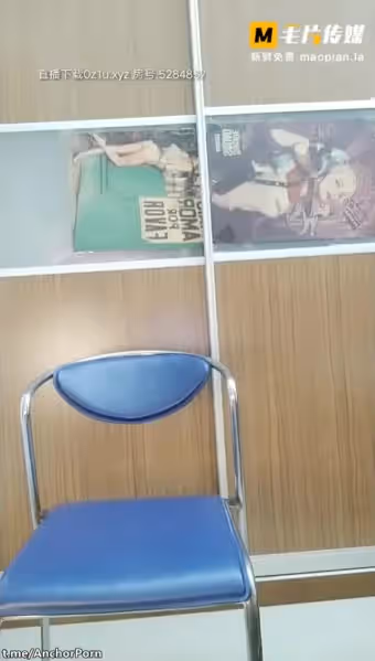主播小姐姐叫上男友在直播間啪啪啪，還一起玩道具！