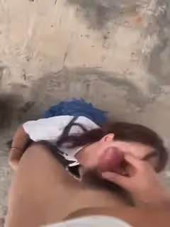 戶外吃大雞吧。