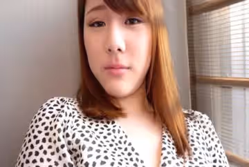 尤里（Yuri）喜歡讀書，但對一個人來說卻很寂寞