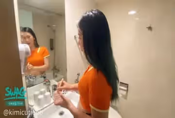 一線白虎鮑?爽到尿失禁?女網紅的性慾流出