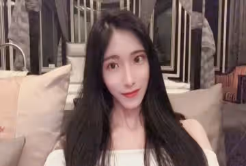 偷情小秘書❤️半夜被老闆叫去趕文案！！