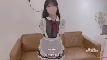糖心vlog網紅鈴木君在線劇情視頻，大一白絲妹妹的特殊外送禮物