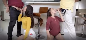 老爸他們聚會 交換閨女性交 互相吞精