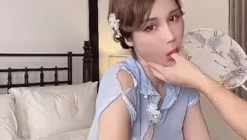 辛尤里是誰？辛尤里是知名的網紅女神，這一部OnlyFans合集福利中，辛尤里全程大秀自己的魅惑身材，讓人頂不住