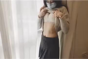 柔軟毛衣甜心學生妹