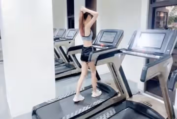 健身房被搭訕‼️直接帶去公廁干炮‼️