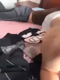 真就不避一下孩子？。