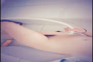 ?淫蕩女娃沐浴秀?? 露三點???