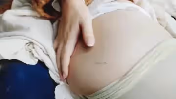 鏡顏歡-公交車上的美女自拍