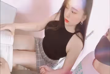 sss女神級家教超主動‼️處男學生招架得住嗎？