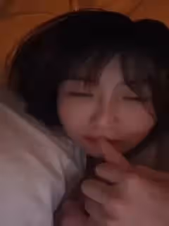 美女 自拍 保存好發給她爸爸看1。