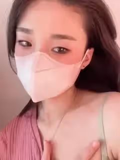 哥哥的右手現在在幹嘛？有沒有不老實？糖寶