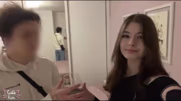 性感女孩讓一個陌生人達到高潮，讓他在十一月里走向黑暗面