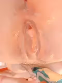 #yiku_極品身材嫩妹_乳夾bb_粉嫩小穴_特寫自慰流白漿噴水