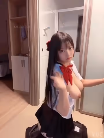 知名漫展巨乳Cos『小尤奈』土豪私人定製視頻自拍