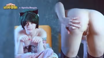 【角色扮演】好色的Izuku Midoriya玩弄她的貓和屁股，直到噴出來-Teen Cosplay Spooky Boogie