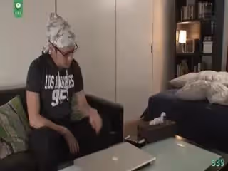 果派-對著擼管的妹子竟是我女友