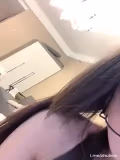 #泡泡咕 美艷網紅臉極品美女主播收費房大繡