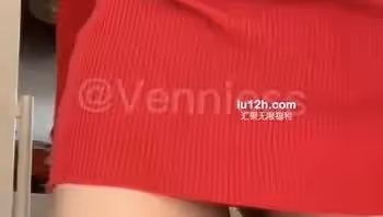 易直播女神淺淺私拍劇情福利，黑絲包臀裙御姐挑逗