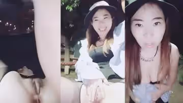 【胆子真大啊】晚上风骚的少妇为了满足狼友在户外露出口交舔胸回到车里深喉啪啪车震淫荡刺激的!